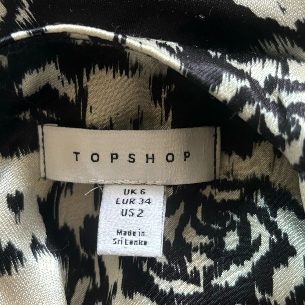 TOPSHOP Flutter Sleeve Open Back Satin Dress. Size 2. Black Cream Floral Print - Picture 12 of 13